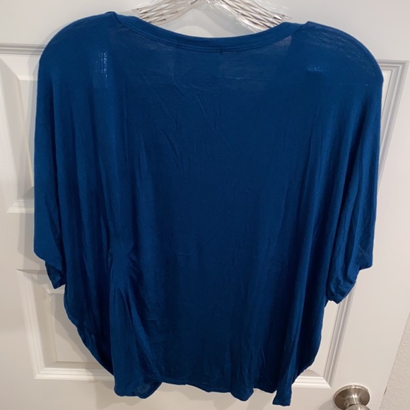 FANTASTIC Fawn Sz S Short Sleeve Top Blouse V Neck, Faux Buttons, Tie Knot Blue - Picture 8 of 11